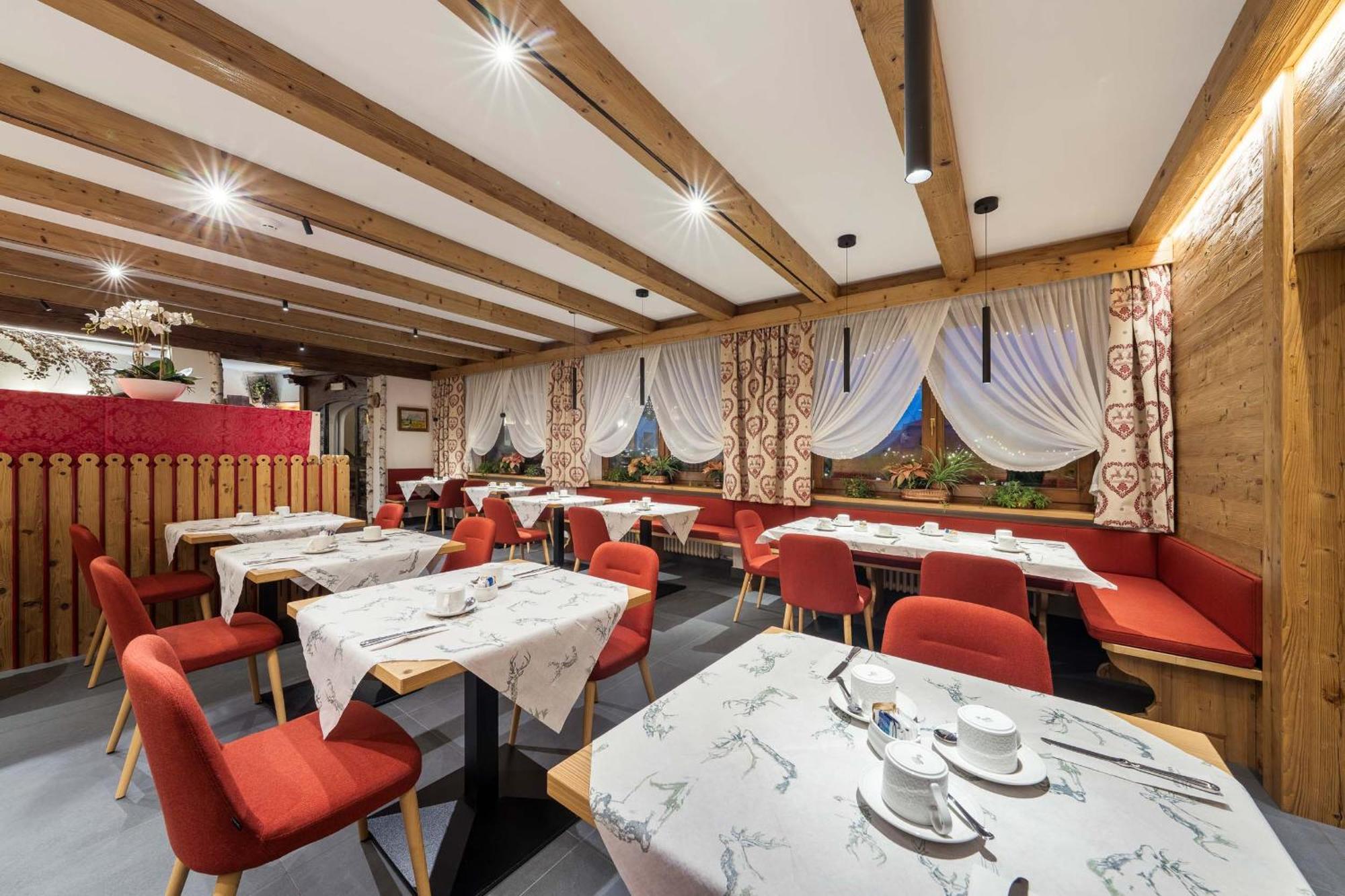 Hotel Columbia & Spa Cortina dʼAmpezzo Exteriör bild